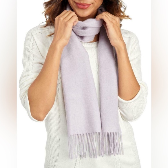 Belle France Lilac Pastel Purple 100% Cashmere Fringe Rectangle Neck Scarf NWT​ - Picture 2 of 4